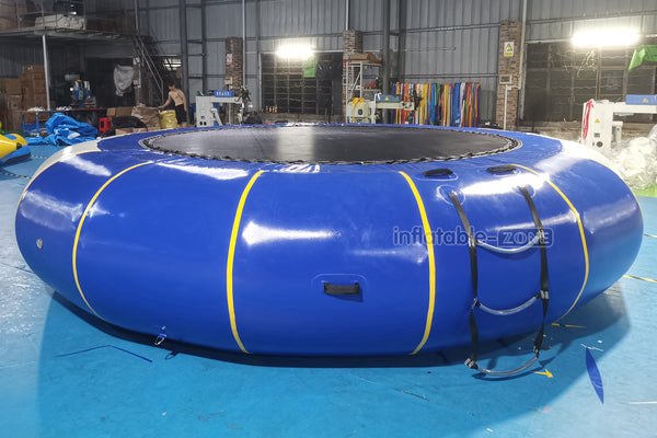 Giant Inflatable Water Trampoline Round Inflatable Water Jumping Bouncer With Ladder For Sports