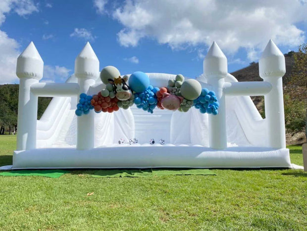 Commercial giant inflatable bounce house with slides combo, white bounce castle for wedding party