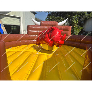 Competitive Fun Inflatable Bull Ring Challenge Race Equipment Mechanical Rhino Rodeo Bull Machine For Sale