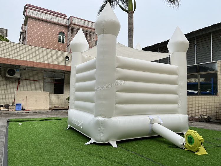 Customized Wedding Event Jumping House Moon Bounce House with top cover