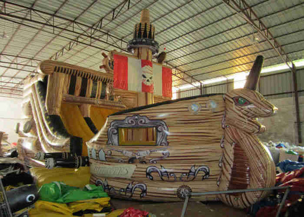 Big Dinosaur Inflatable Pirate Ship With Slide 12 X 4.4 X 6.7m Enviroment - Friendly